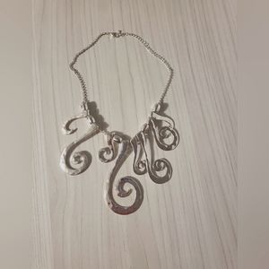 NWOT - Silver costume necklace